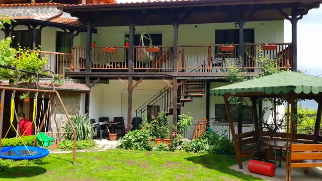 Green house Попниколови