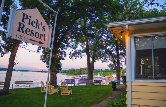Pick's Resort