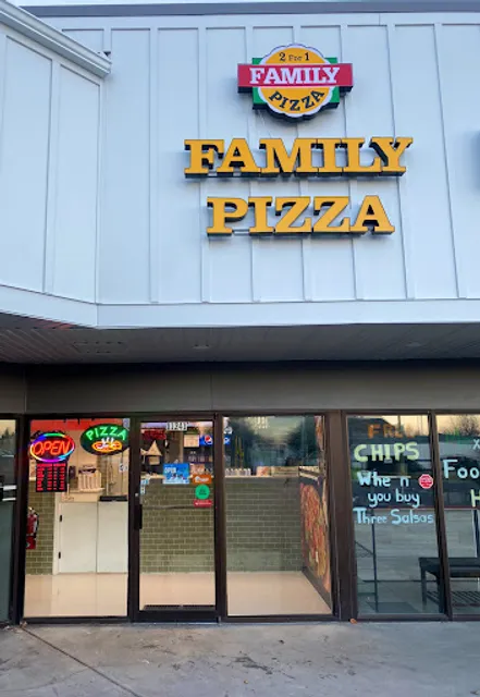 2 for 1 Family Pizza 🍕 Cedarbrae