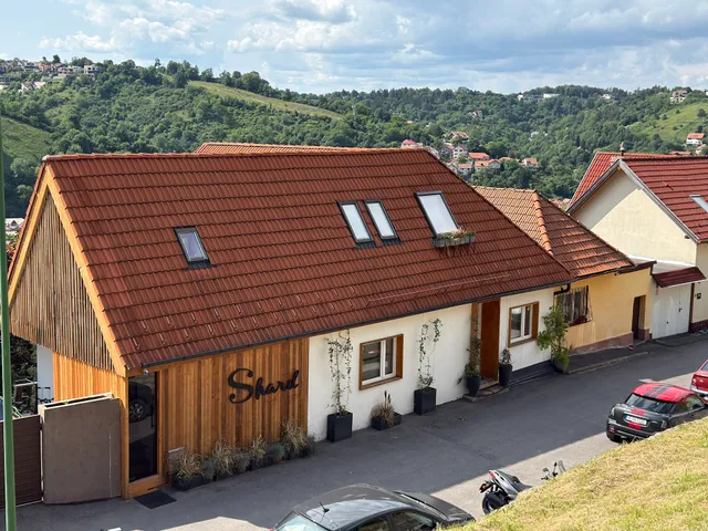 SHARD Boutique Hotel