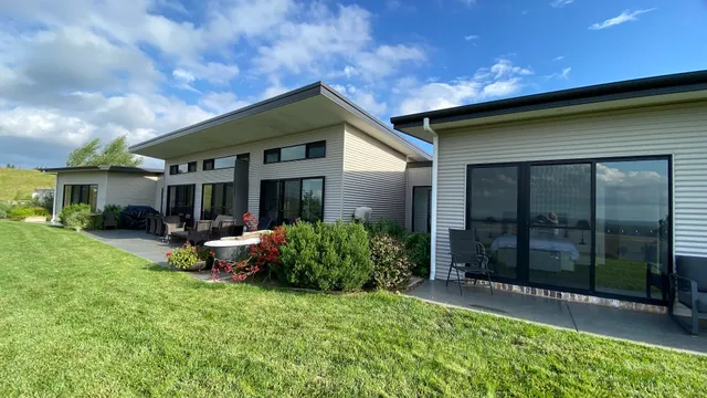 Somerton Collection Luxury farm stay accommodation, escape to Southern Highlands.