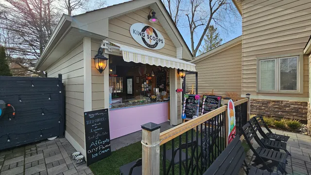 King Scoops Ice Cream