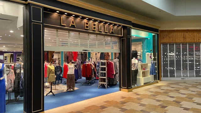 La Bella Donna Cherie - Women's Boutique Inside Tea & Totally Gifts