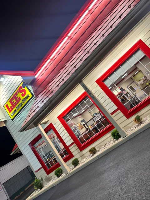 Lee's Famous Recipe Chicken