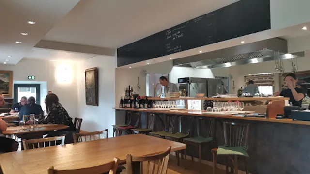 La Grange Restaurant - Cuisine authentique à Vic Sur Cère