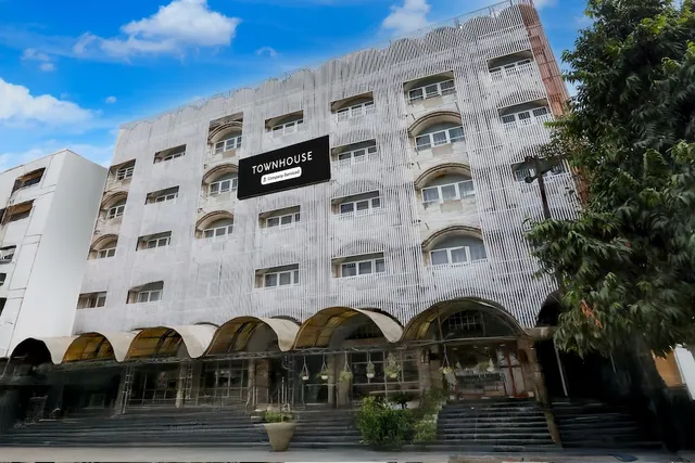 Townhouse Prayagraj Near Railway Station