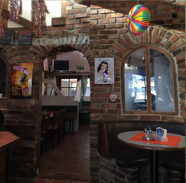 DAMPFLOK - Café | Bistro | Bar - Der Treffpunkt beim Stadion Graz-Liebenau