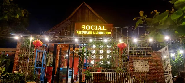 SOCIAL Restaurant & Lounge Bar (식당 & 바)
