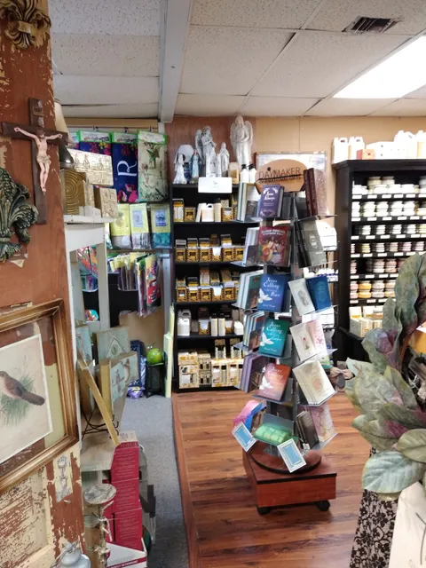 T Shirts & Treasures