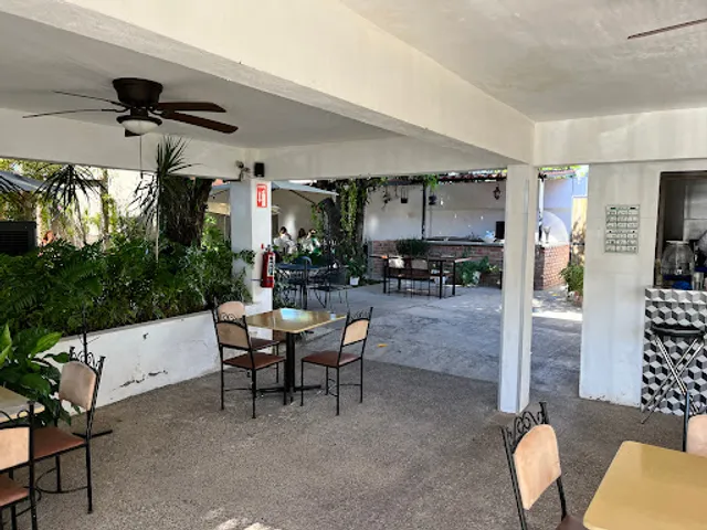 El cielo Restaurant & Café