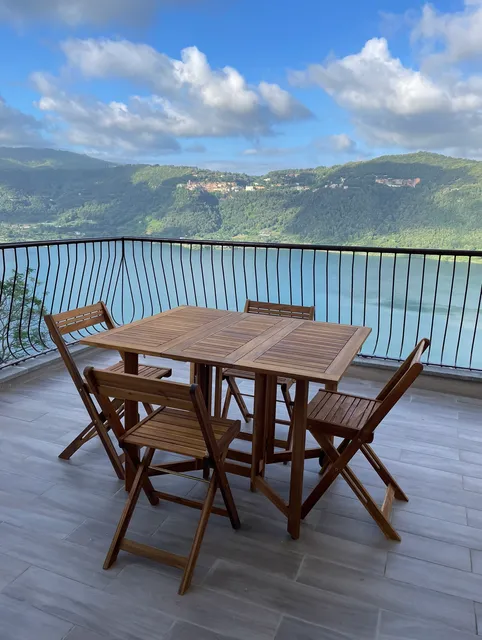 Incanto sul lago by Vivere il Borgo