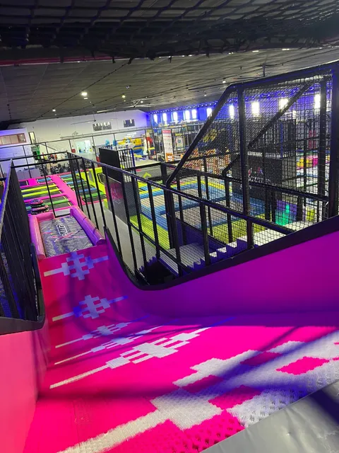 Xjump Centro de Ocio Cartagena I Parque infantil I Camas elásticas I Cumpleaños