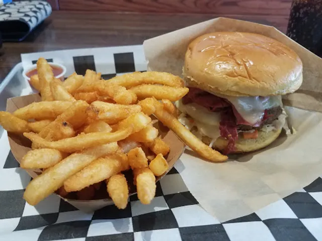 The Club Burgers and Hot Chicken