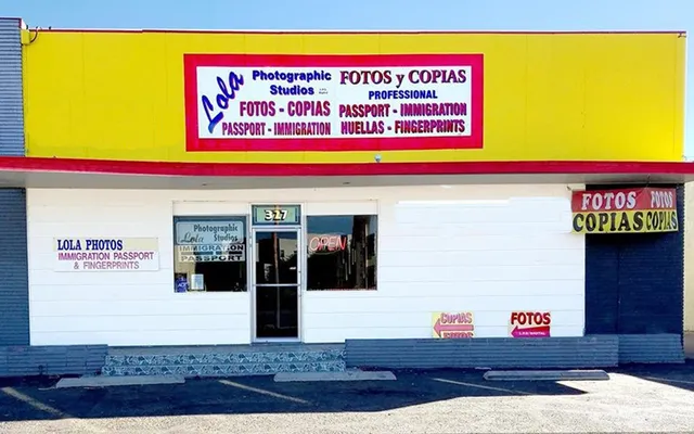 Lola Photographic Studio