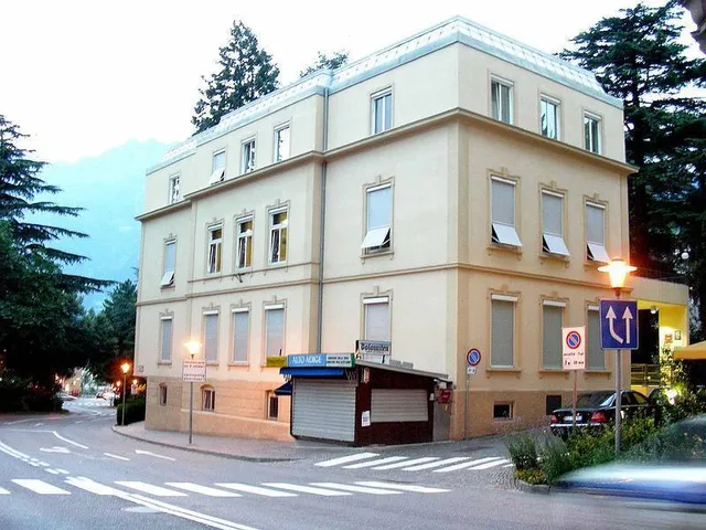 Kulturzentrum - MAIRANIA 857