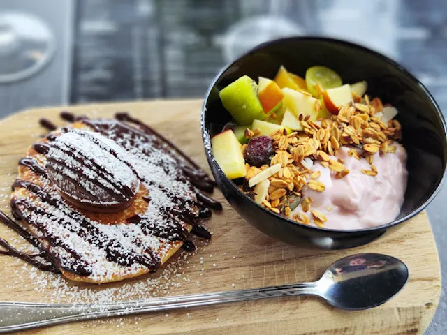 Agora Bar Food & Drinks