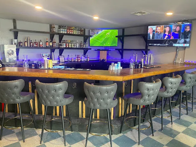 Lass Café & Cocktails