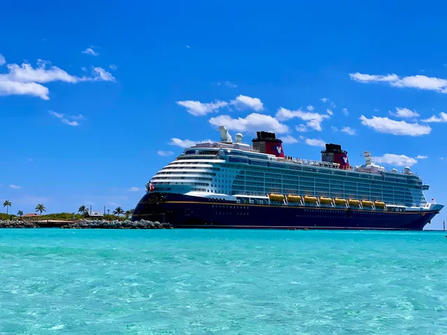Disney Cruise-Magic ship