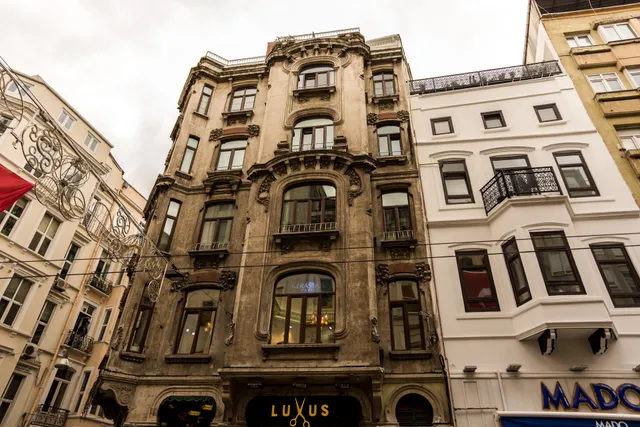 Ragıp Pasha apartments