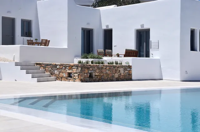 Ionathan Koufonisia Suites