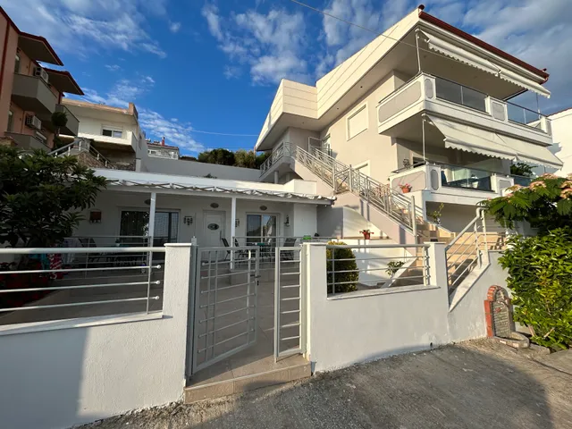 Tarsa's House by the sea