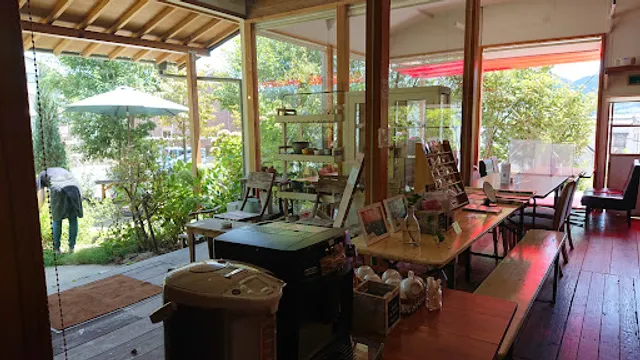 Garden cafe gee