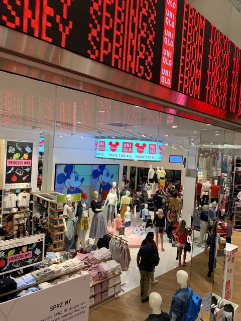 UNIQLO Disney Springs