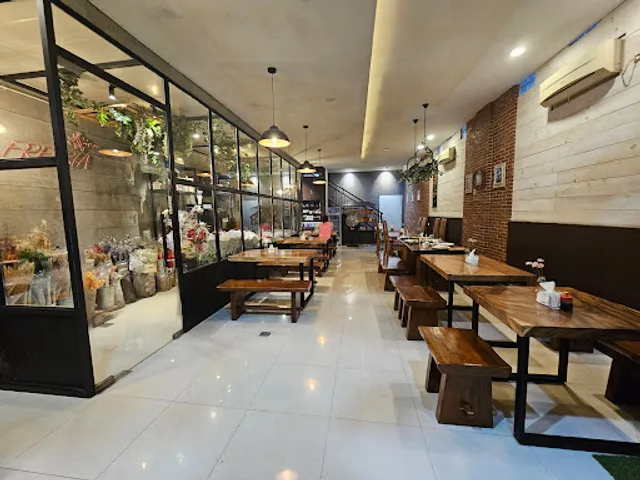 Ayam Penyet Ria, Malang