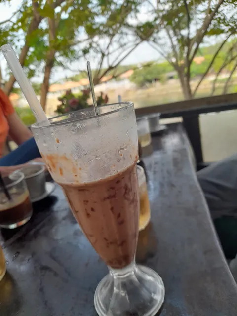 Cà Phê Đá Dựng