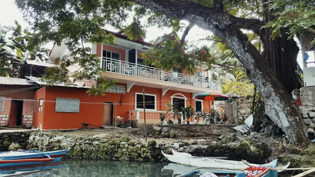 "TGH" The Guest House Badian