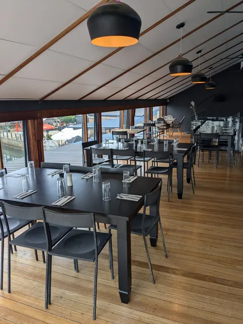 Dockside Restaurant & Bar