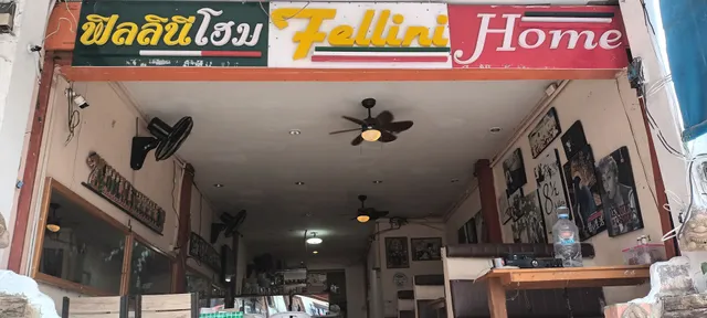 Haadrin Fellini Hostel & Pizzeria