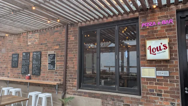 Lou’s Pizza & Wine