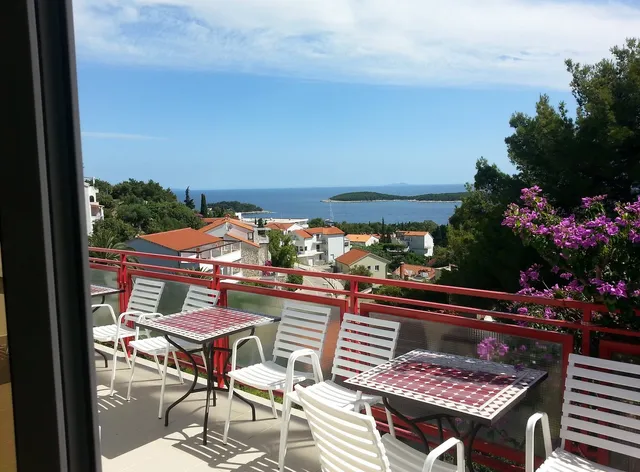 Curin Apartments & Rooms