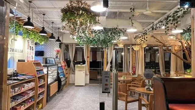 Moltobello Lounge & Cafe