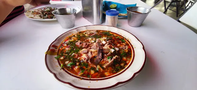 Birria de Chivo "El Pariente"