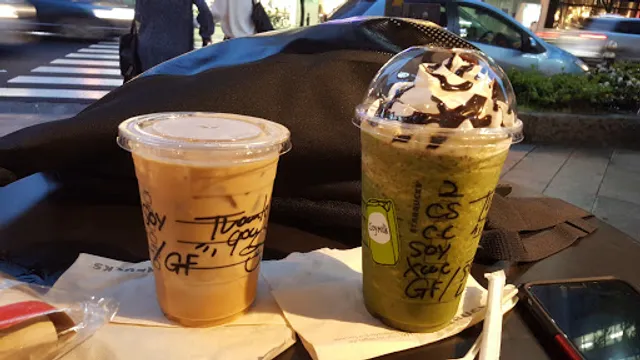 Starbucks Coffee - Yotsubashi