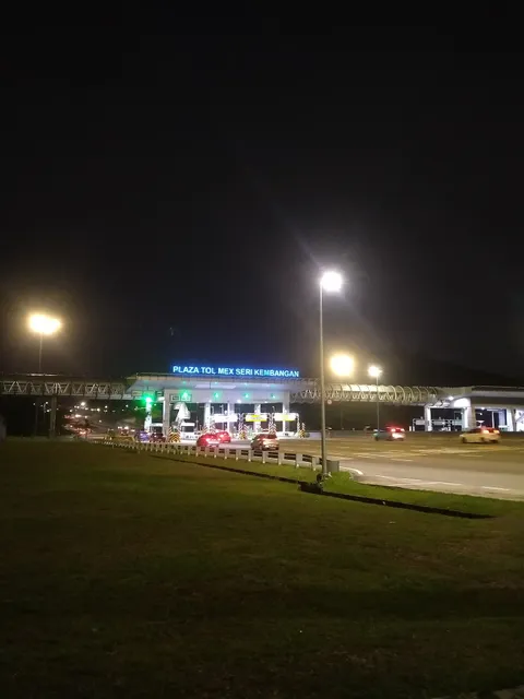 Toll Plaza Mex Seri Kembangan