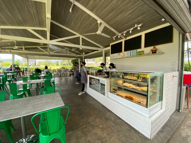 Mr. C Outdoor Cafe + Desserterie