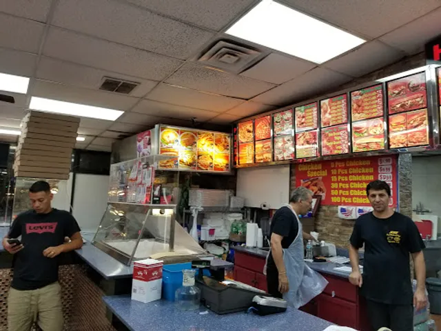 Jezif Fried Chicken & Pizza (Halal)