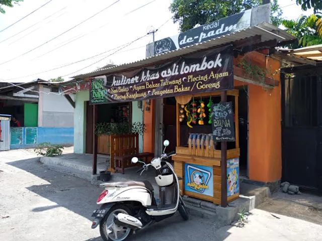 Kedai De Padma " Nasi Balap & Penyetan "