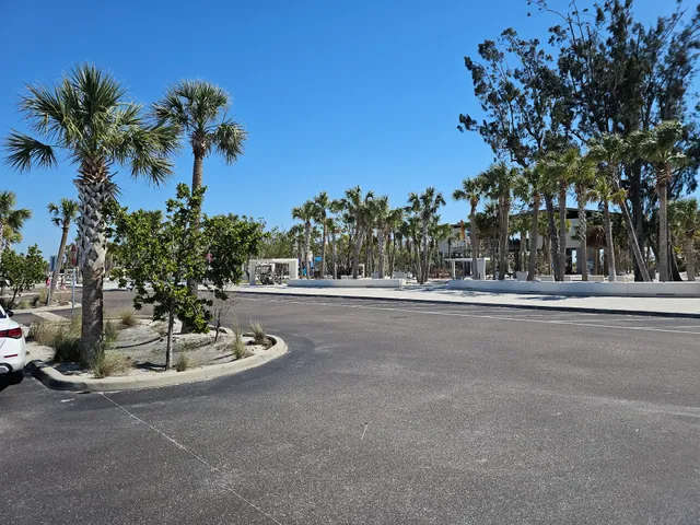 Siesta Key 948 Beach Rd Parking