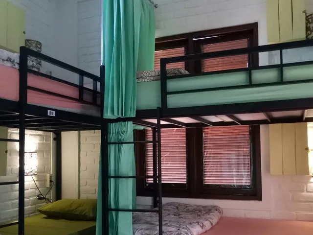 Gusti Backpackers House