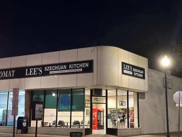 Lee's Szechuan Kitchen