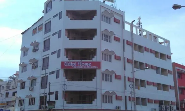 OYO 43893 Uhome Hotel Pvtltd