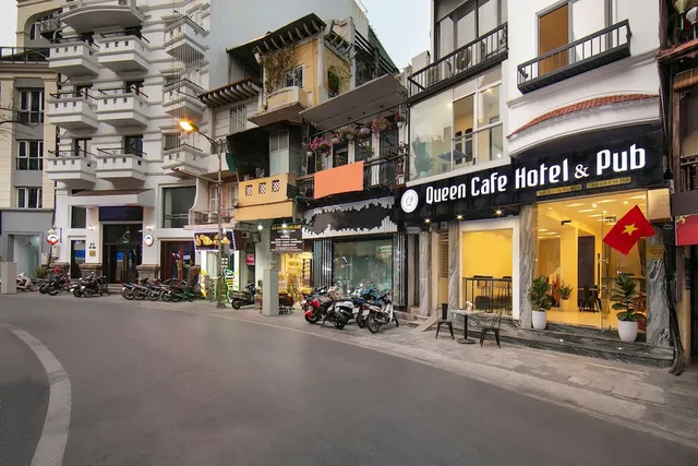 Queen Cafe Hotel & Pub, Hanoi