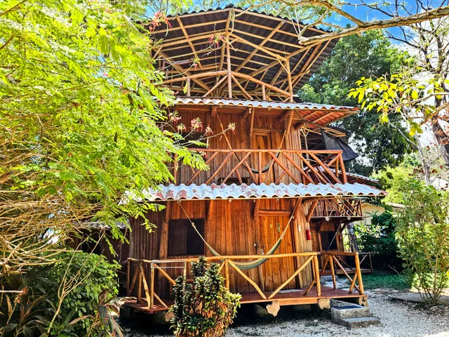 Don Jons Surf & Yoga Lodge