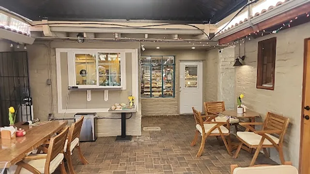 Haleh Pastry and cafe