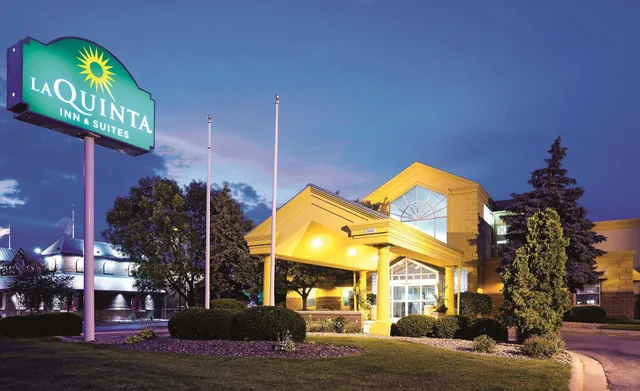 La Quinta Inn & Suites by Wyndham Appleton College Avenue
