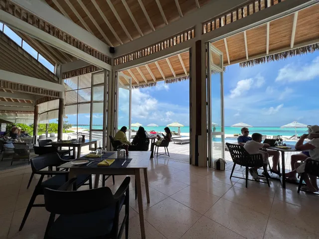 Velaa Bar & Grill Beach